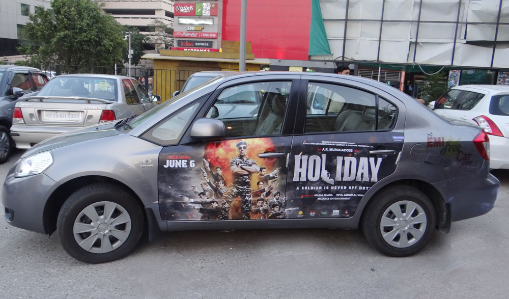 Akshay Kumar's Holiday emifreecar.com, holiday movie car advertisement